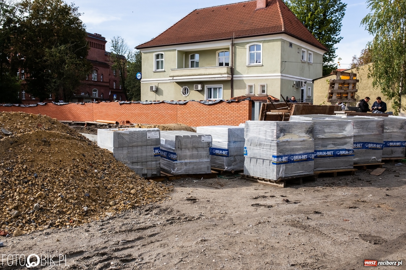 Zdjęcie w galerii na portalu naszraciborz.pl: Mieszkania wspomagane w miejsce komendy. Roboty na finiszu [FOTO i WIDEO] wiadomości z regionu