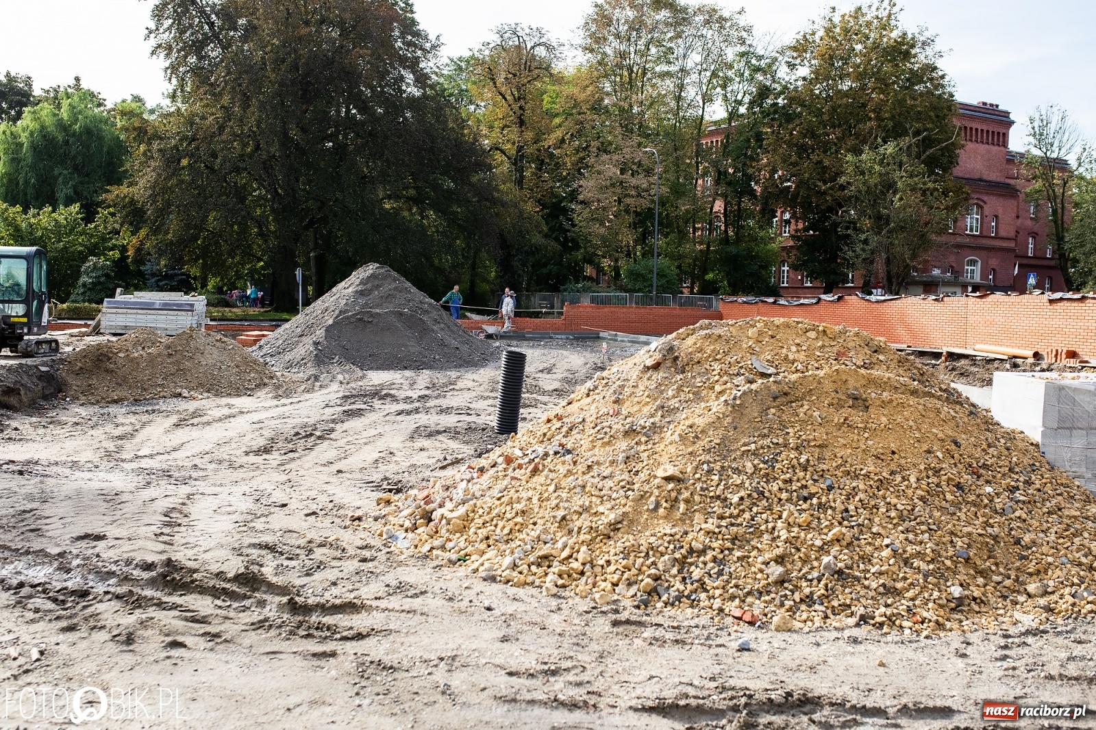 Zdjęcie w galerii na portalu naszraciborz.pl: Mieszkania wspomagane w miejsce komendy. Roboty na finiszu [FOTO i WIDEO] wiadomości z regionu
