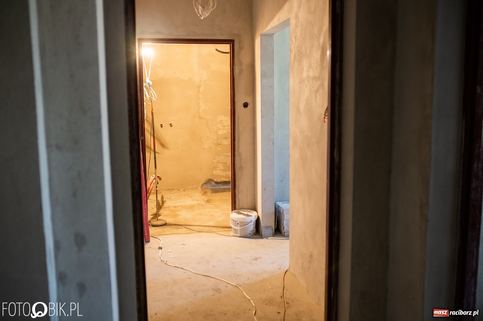 Zdjęcie w galerii na portalu naszraciborz.pl: Mieszkania wspomagane w miejsce komendy. Roboty na finiszu [FOTO i WIDEO] wiadomości z regionu