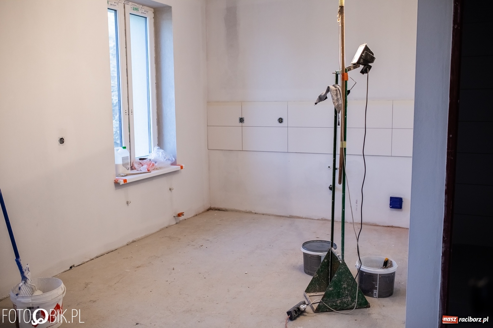 Zdjęcie w galerii na portalu naszraciborz.pl: Mieszkania wspomagane w miejsce komendy. Roboty na finiszu [FOTO i WIDEO] wiadomości z regionu