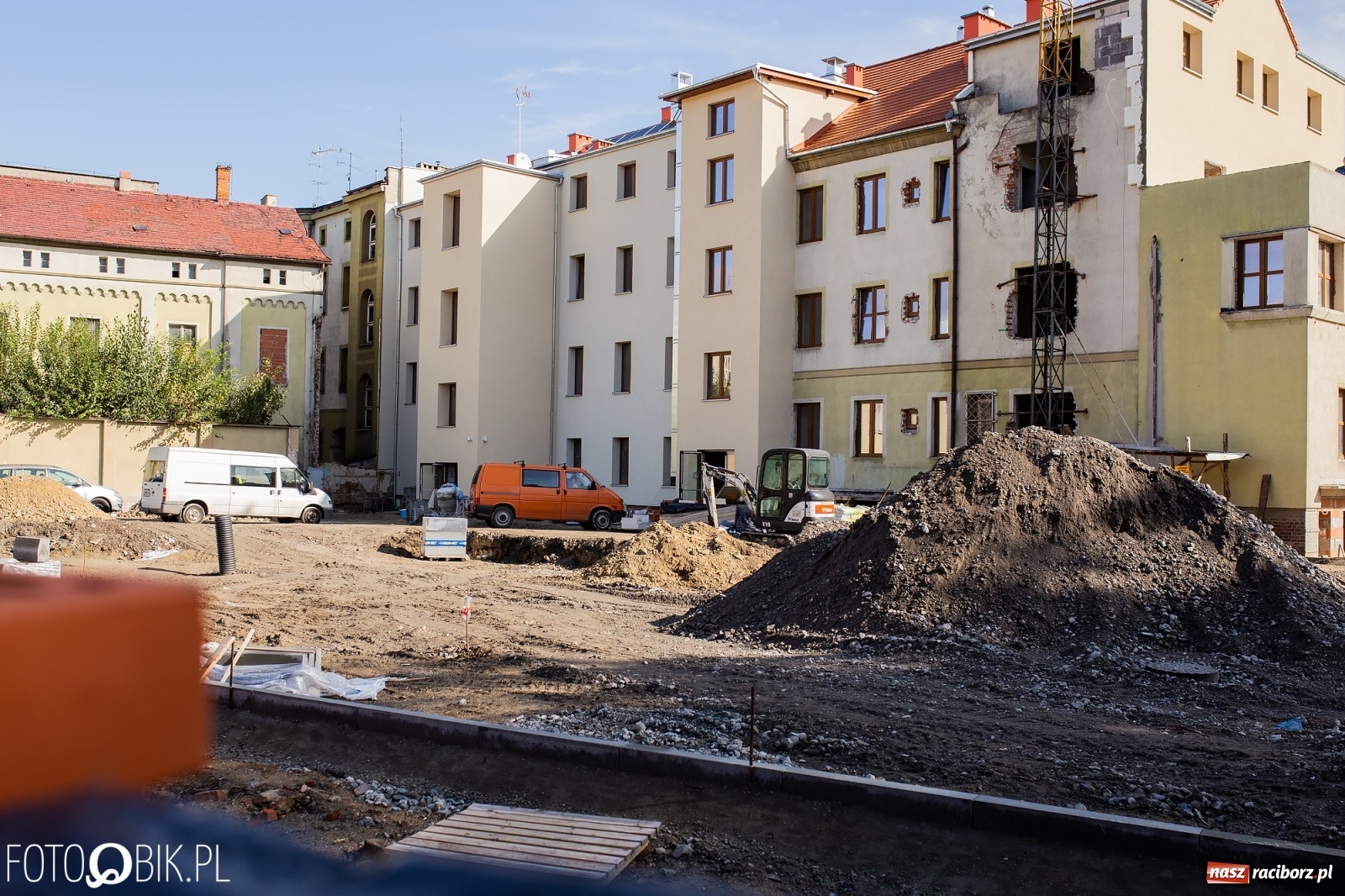 Zdjęcie w galerii na portalu naszraciborz.pl: Mieszkania wspomagane w miejsce komendy. Roboty na finiszu [FOTO i WIDEO] wiadomości z regionu