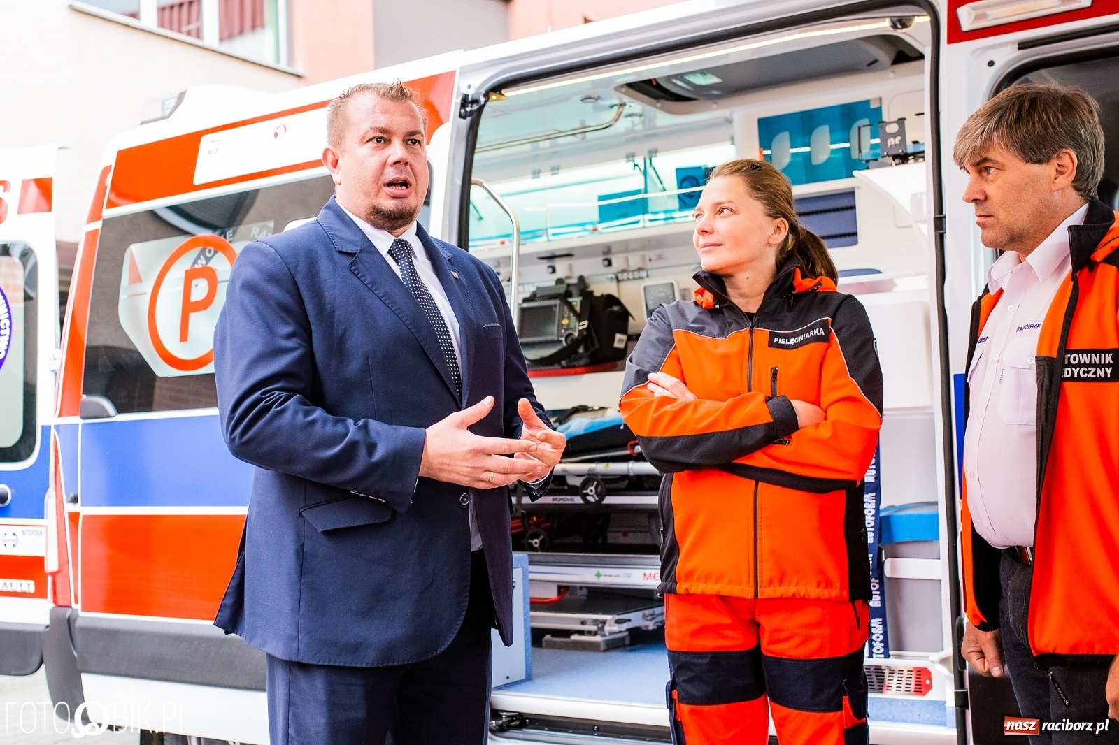 Zdjęcie w galerii na portalu naszraciborz.pl: Raciborskie pogotowie ma nowy ambulans [FOTO i WIDEO] wiadomości z regionu