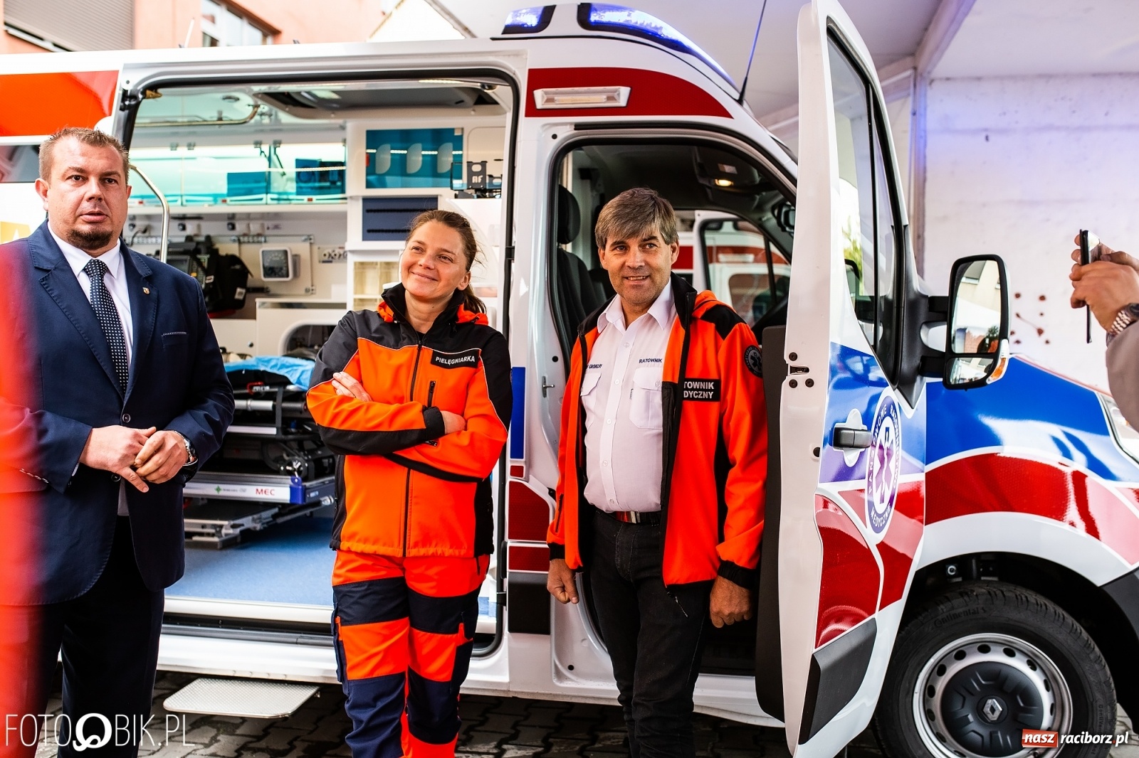 Zdjęcie w galerii na portalu naszraciborz.pl: Raciborskie pogotowie ma nowy ambulans [FOTO i WIDEO] wiadomości z regionu