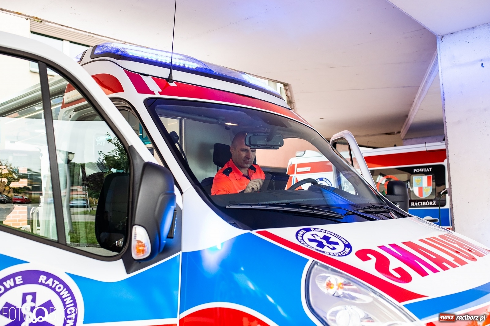 Zdjęcie w galerii na portalu naszraciborz.pl: Raciborskie pogotowie ma nowy ambulans [FOTO i WIDEO] wiadomości z regionu
