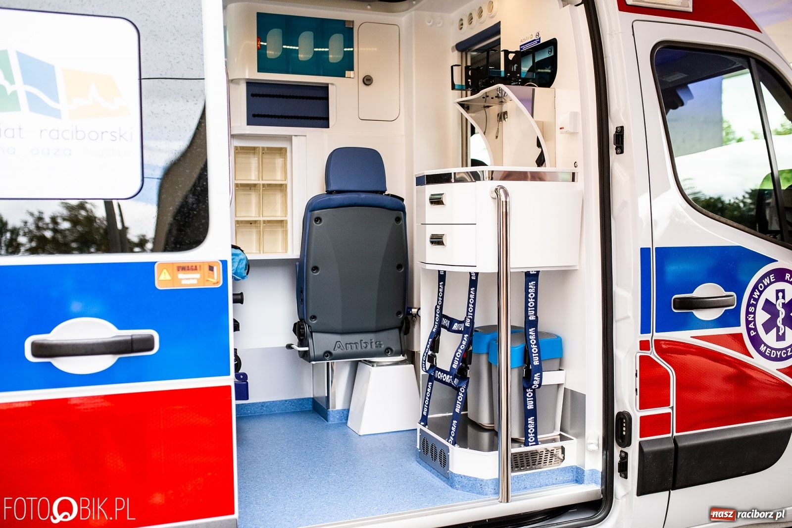Zdjęcie w galerii na portalu naszraciborz.pl: Raciborskie pogotowie ma nowy ambulans [FOTO i WIDEO] wiadomości z regionu