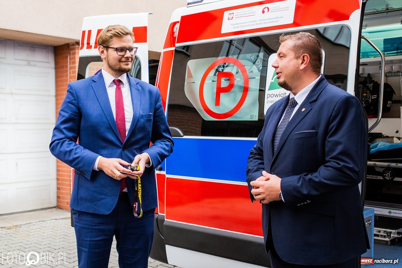 Zdjęcie w galerii na portalu naszraciborz.pl: Raciborskie pogotowie ma nowy ambulans [FOTO i WIDEO] wiadomości z regionu