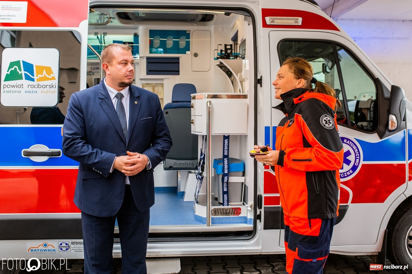 Zdjęcie w galerii na portalu naszraciborz.pl: Raciborskie pogotowie ma nowy ambulans [FOTO i WIDEO] wiadomości z regionu