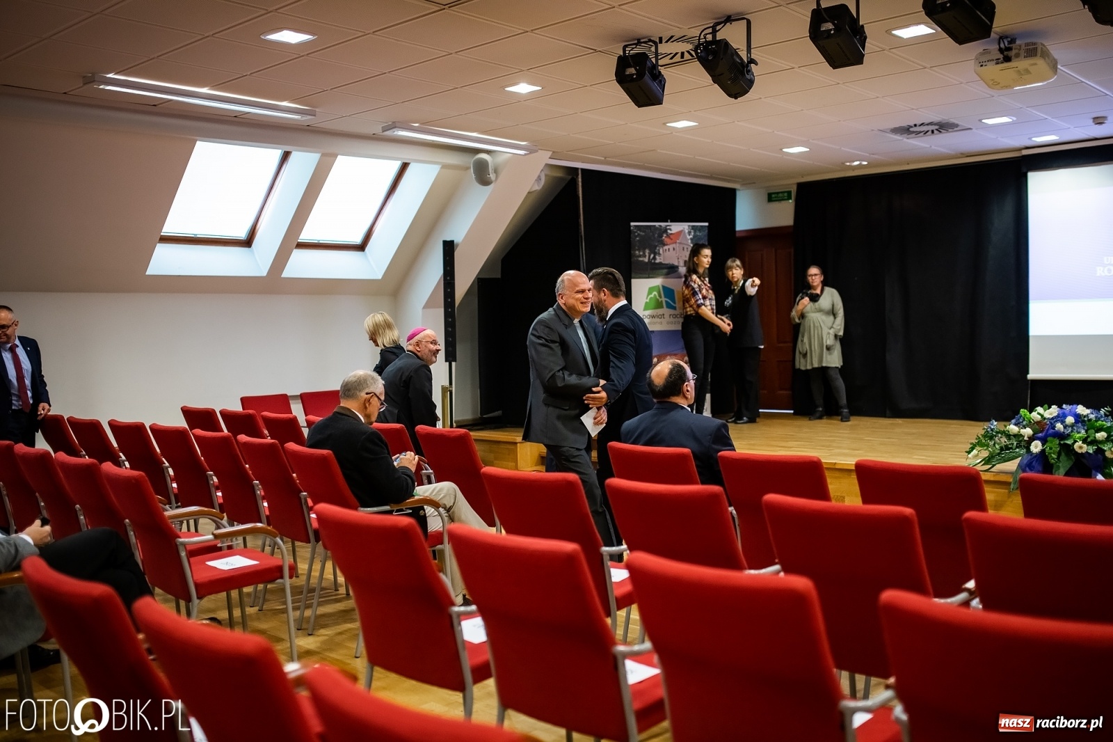 Zdjęcie w galerii na portalu naszraciborz.pl: Gaudeamus igitur zabrzmiało na zamku. PWSZ rozpoczęła nowy rok akademicki wiadomości z regionu