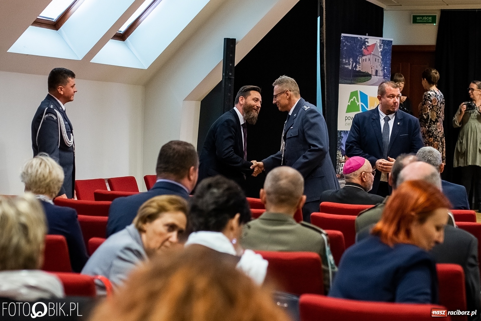 Zdjęcie w galerii na portalu naszraciborz.pl: Gaudeamus igitur zabrzmiało na zamku. PWSZ rozpoczęła nowy rok akademicki wiadomości z regionu