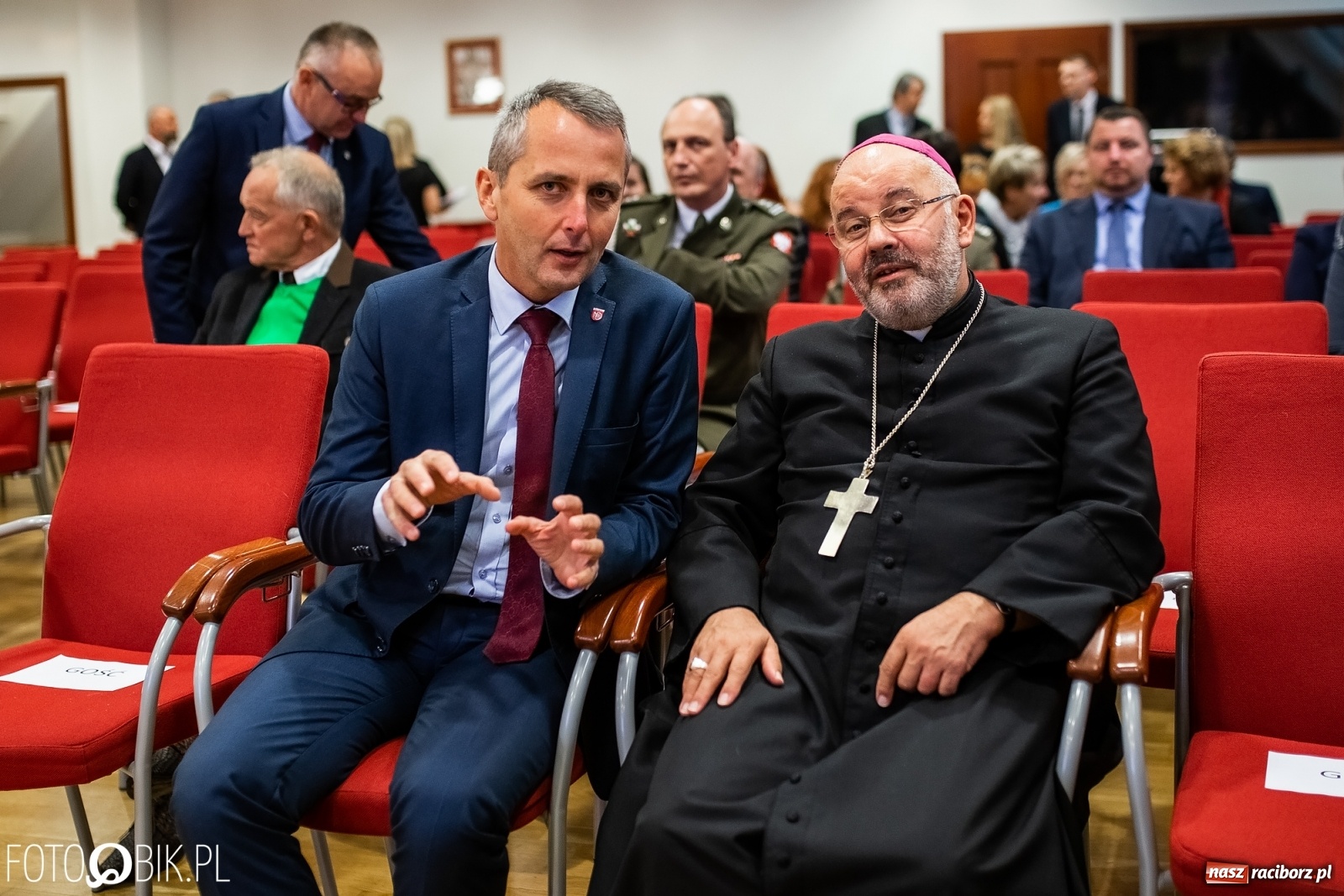 Zdjęcie w galerii na portalu naszraciborz.pl: Gaudeamus igitur zabrzmiało na zamku. PWSZ rozpoczęła nowy rok akademicki wiadomości z regionu