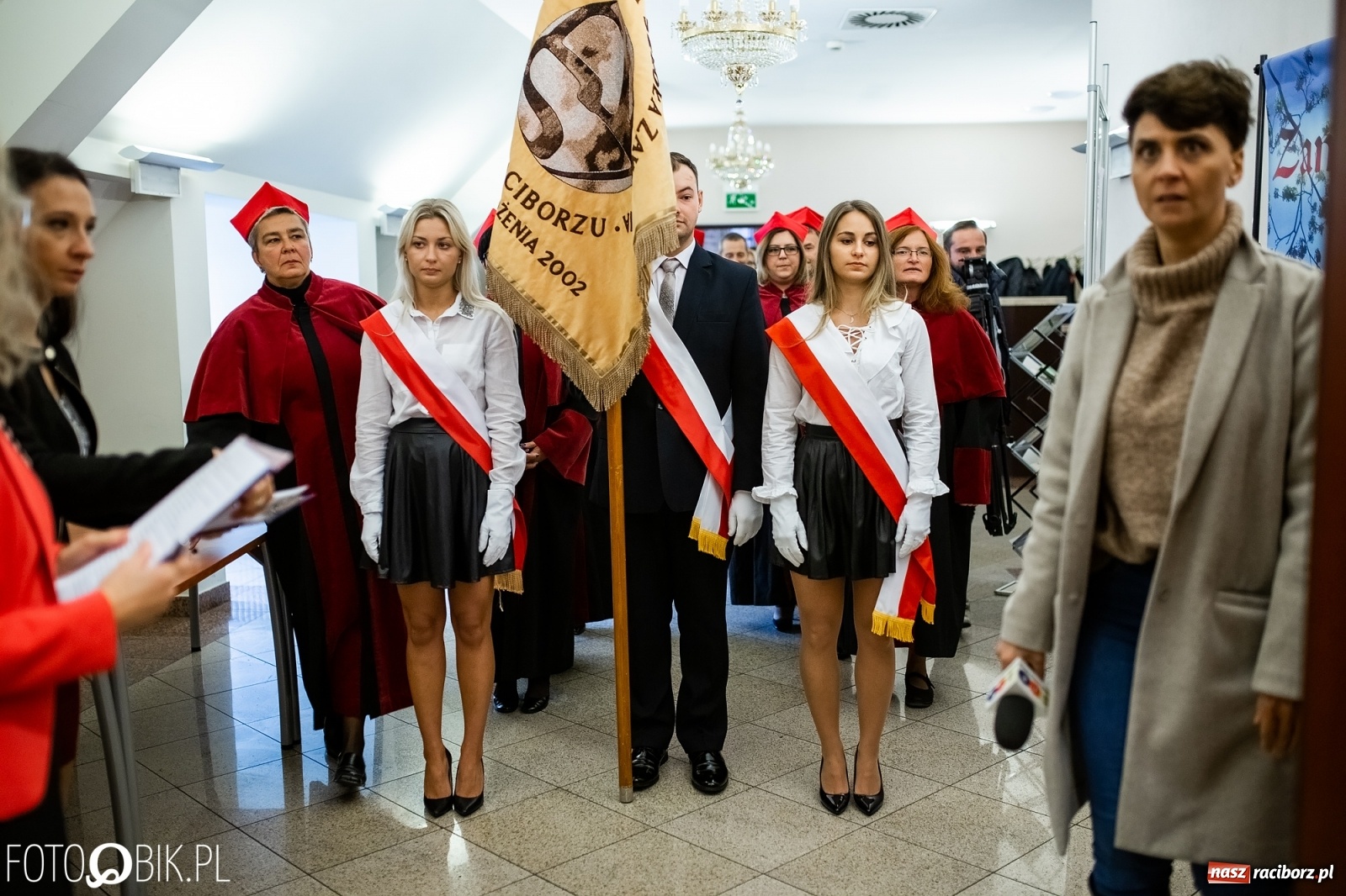 Zdjęcie w galerii na portalu naszraciborz.pl: Gaudeamus igitur zabrzmiało na zamku. PWSZ rozpoczęła nowy rok akademicki wiadomości z regionu