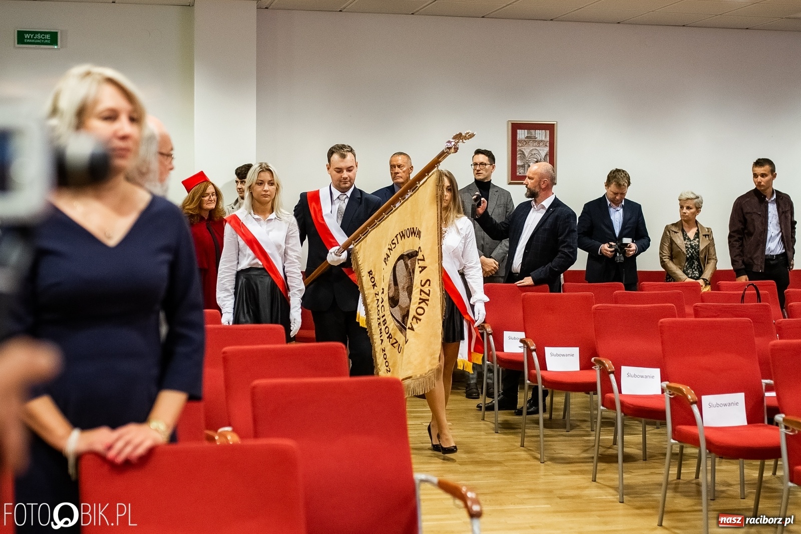 Zdjęcie w galerii na portalu naszraciborz.pl: Gaudeamus igitur zabrzmiało na zamku. PWSZ rozpoczęła nowy rok akademicki wiadomości z regionu