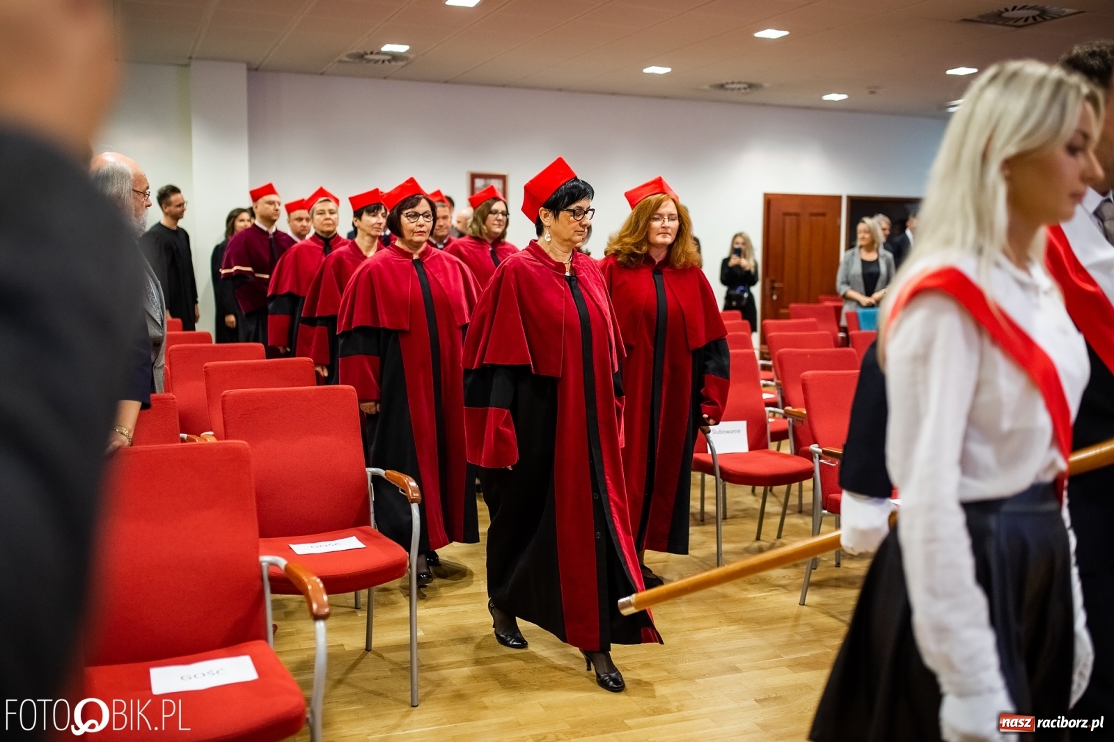 Zdjęcie w galerii na portalu naszraciborz.pl: Gaudeamus igitur zabrzmiało na zamku. PWSZ rozpoczęła nowy rok akademicki wiadomości z regionu