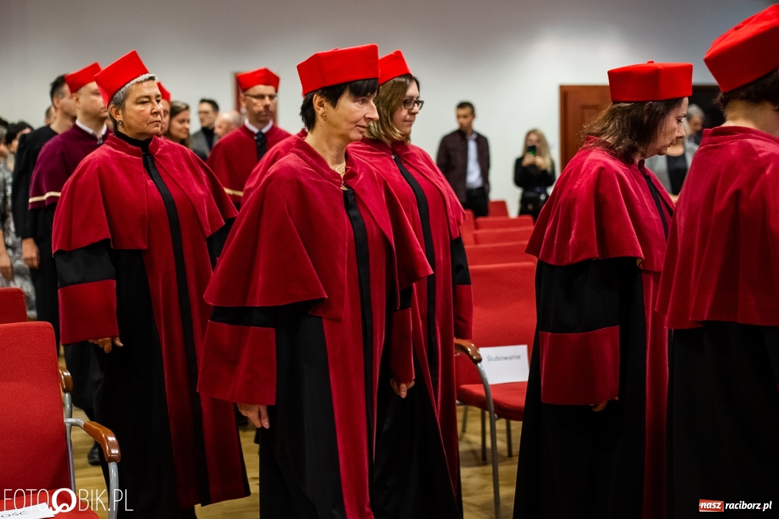 Zdjęcie w galerii na portalu naszraciborz.pl: Gaudeamus igitur zabrzmiało na zamku. PWSZ rozpoczęła nowy rok akademicki wiadomości z regionu