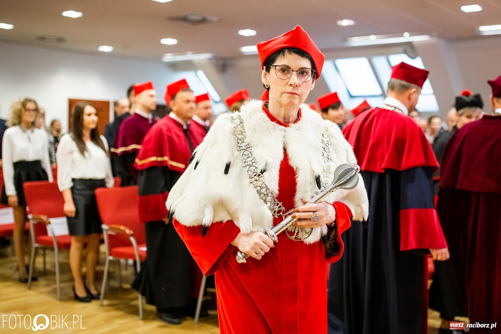 Zdjęcie w galerii na portalu naszraciborz.pl: Gaudeamus igitur zabrzmiało na zamku. PWSZ rozpoczęła nowy rok akademicki wiadomości z regionu