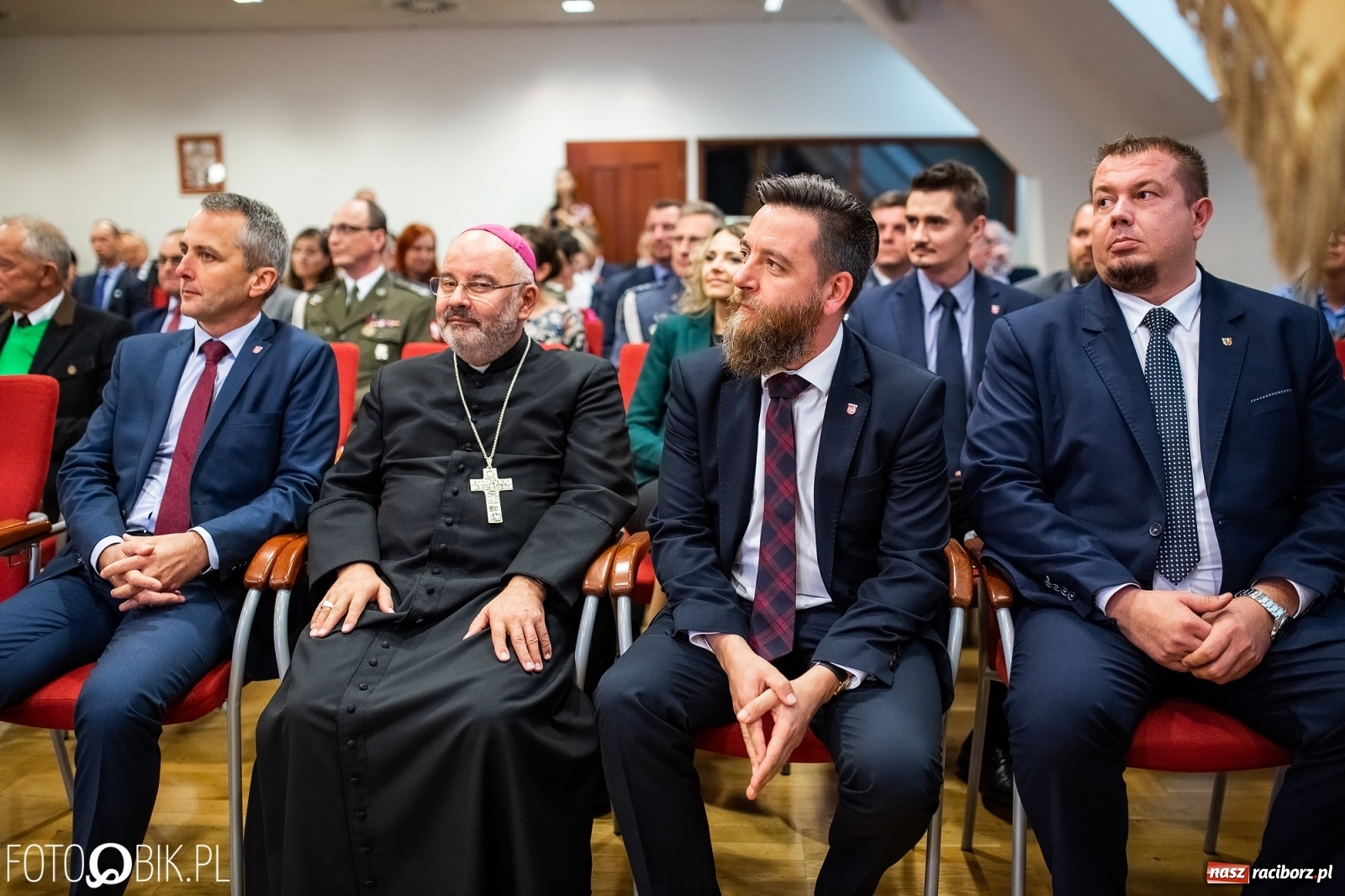 Zdjęcie w galerii na portalu naszraciborz.pl: Gaudeamus igitur zabrzmiało na zamku. PWSZ rozpoczęła nowy rok akademicki wiadomości z regionu