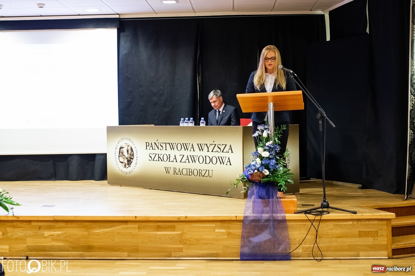 Zdjęcie w galerii na portalu naszraciborz.pl: Gaudeamus igitur zabrzmiało na zamku. PWSZ rozpoczęła nowy rok akademicki wiadomości z regionu