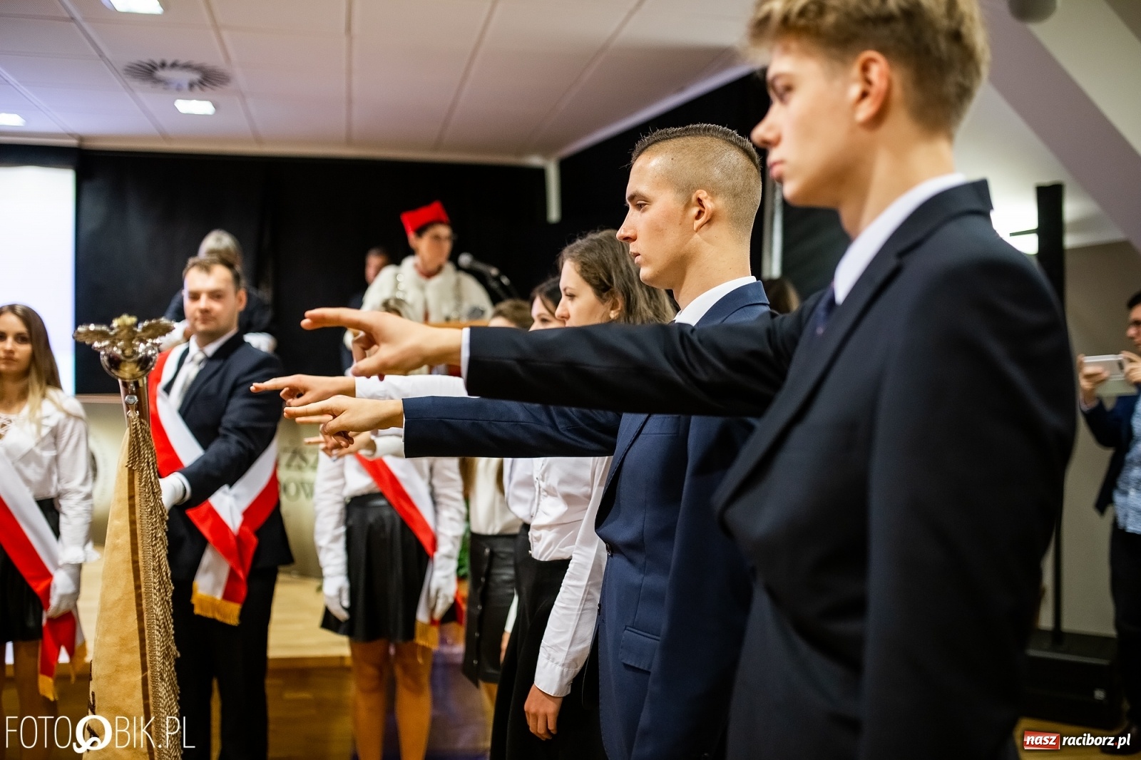 Zdjęcie w galerii na portalu naszraciborz.pl: Gaudeamus igitur zabrzmiało na zamku. PWSZ rozpoczęła nowy rok akademicki wiadomości z regionu