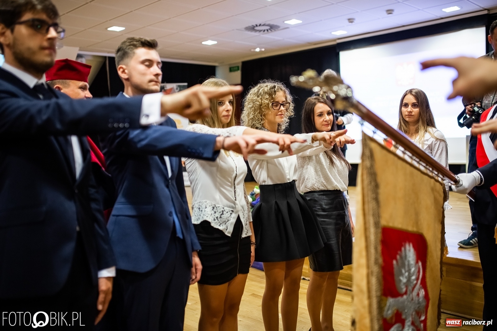 Zdjęcie w galerii na portalu naszraciborz.pl: Gaudeamus igitur zabrzmiało na zamku. PWSZ rozpoczęła nowy rok akademicki wiadomości z regionu