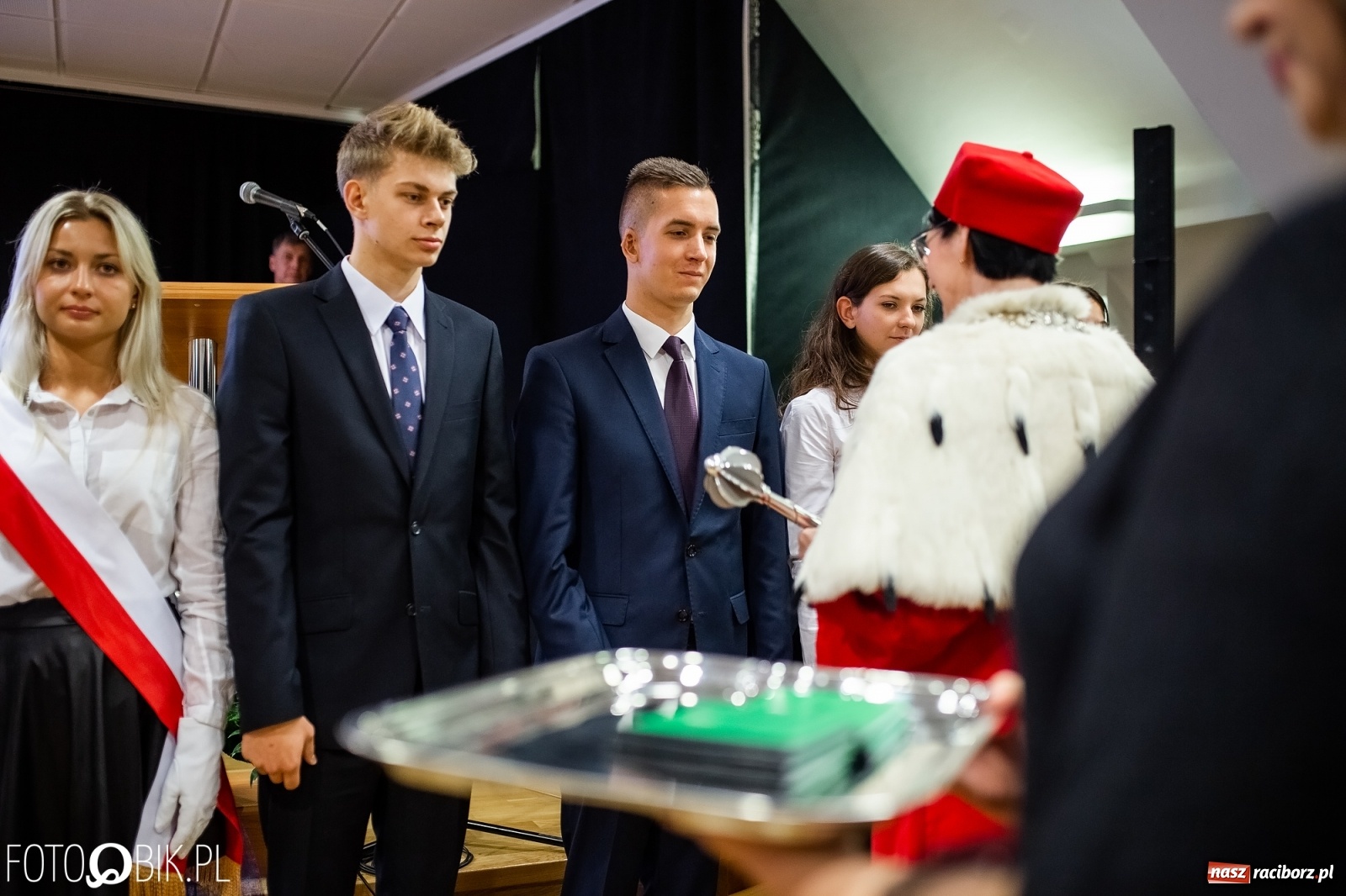 Zdjęcie w galerii na portalu naszraciborz.pl: Gaudeamus igitur zabrzmiało na zamku. PWSZ rozpoczęła nowy rok akademicki wiadomości z regionu