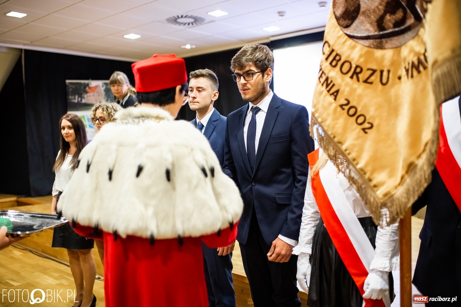 Zdjęcie w galerii na portalu naszraciborz.pl: Gaudeamus igitur zabrzmiało na zamku. PWSZ rozpoczęła nowy rok akademicki wiadomości z regionu