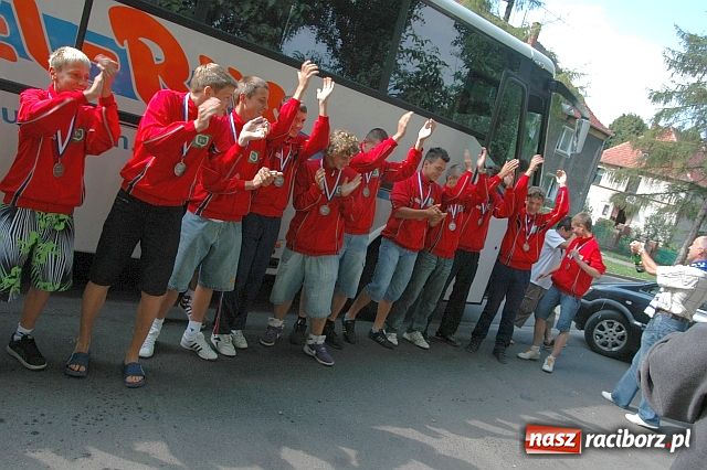 Zdjęcie w galerii na portalu naszraciborz.pl: Juniorzy OSiR-u wrócili ze srebrem wiadomości z regionu