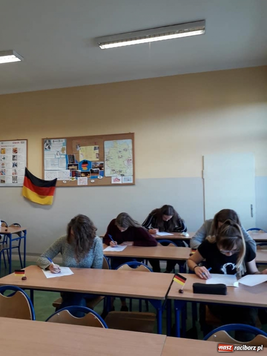 Zdjęcie w galerii na portalu naszraciborz.pl: Ekonomik obchodzi Dzień Języków Obcych  wiadomości z regionu