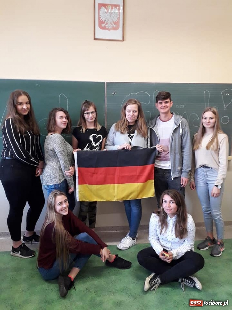 Zdjęcie w galerii na portalu naszraciborz.pl: Ekonomik obchodzi Dzień Języków Obcych  wiadomości z regionu