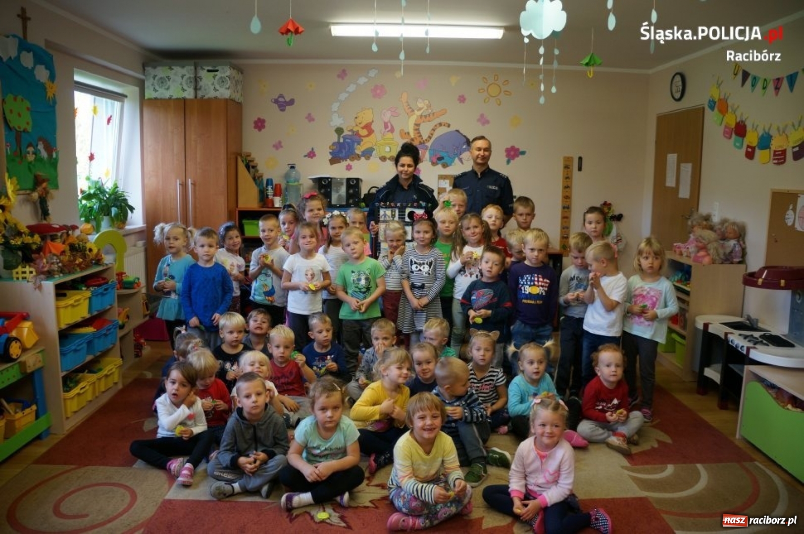Zdjęcie w galerii na portalu naszraciborz.pl: Mundurowi z wizytą w przedszkolu w Rudniku wiadomości z regionu