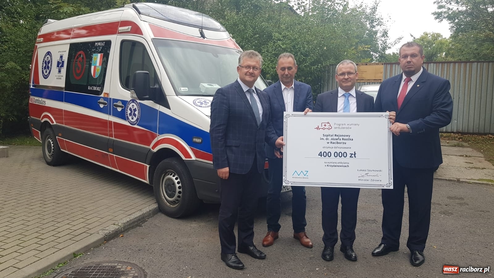 Zdjęcie w galerii na portalu naszraciborz.pl: Nowy ambulans dla stacji w Krzyżanowicach  wiadomości z regionu