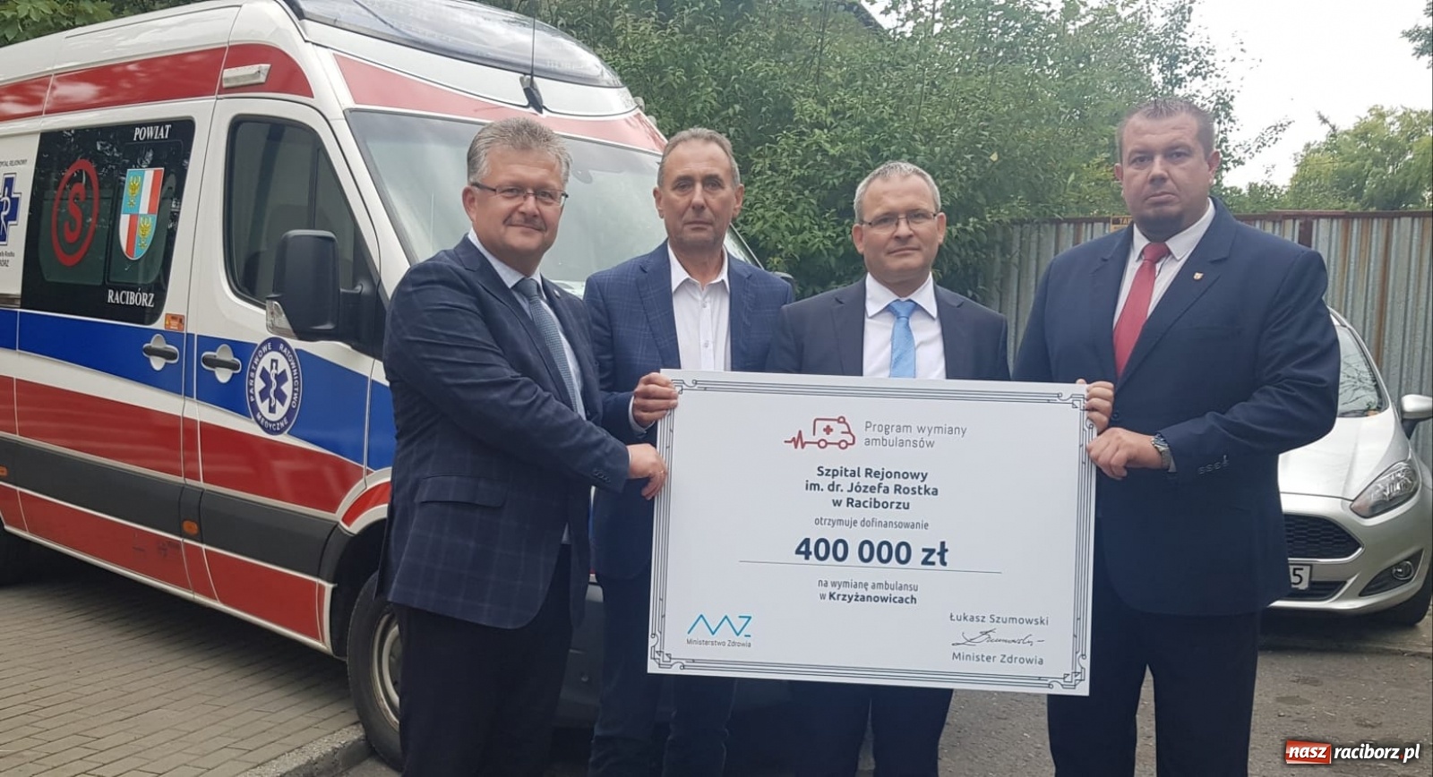 Zdjęcie w galerii na portalu naszraciborz.pl: Nowy ambulans dla stacji w Krzyżanowicach  wiadomości z regionu