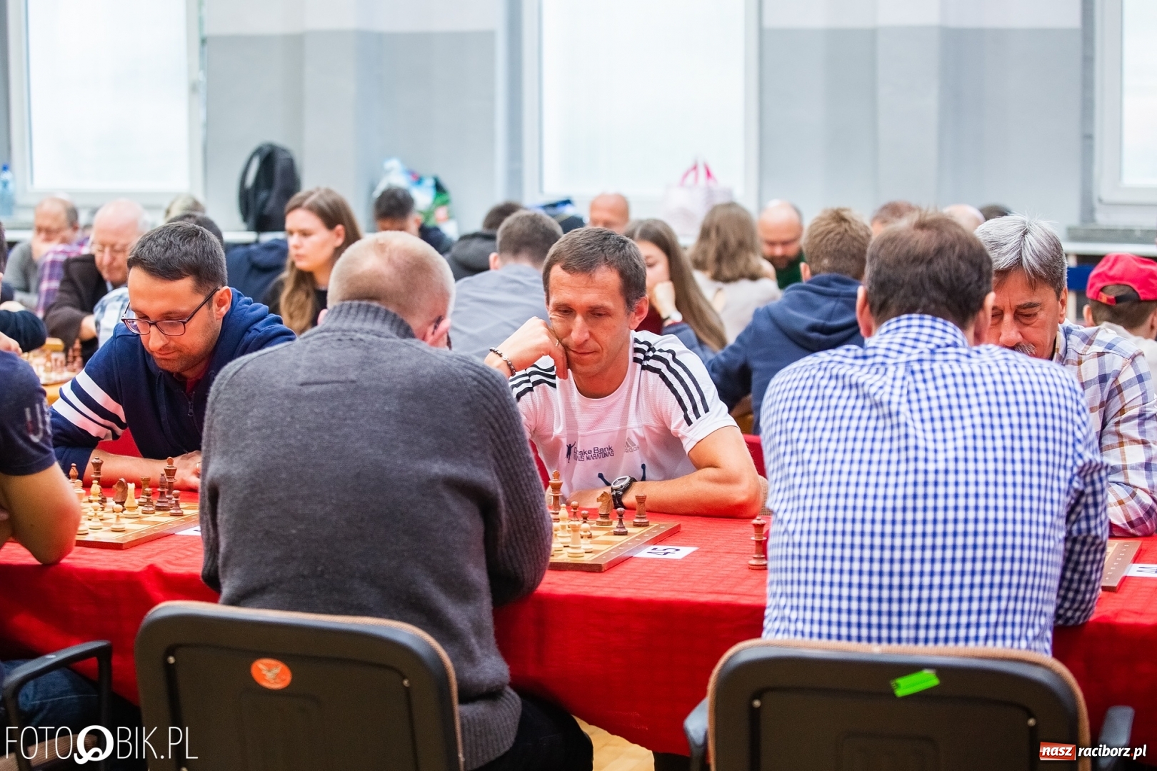 Zdjęcie w galerii na portalu naszraciborz.pl: Szachowy memoriał im. Alfreda Chrobaka w raciborskim MOS wiadomości z regionu