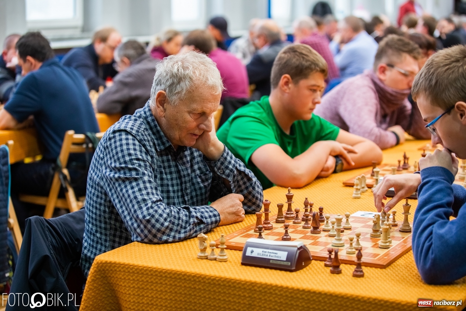 Zdjęcie w galerii na portalu naszraciborz.pl: Szachowy memoriał im. Alfreda Chrobaka w raciborskim MOS wiadomości z regionu