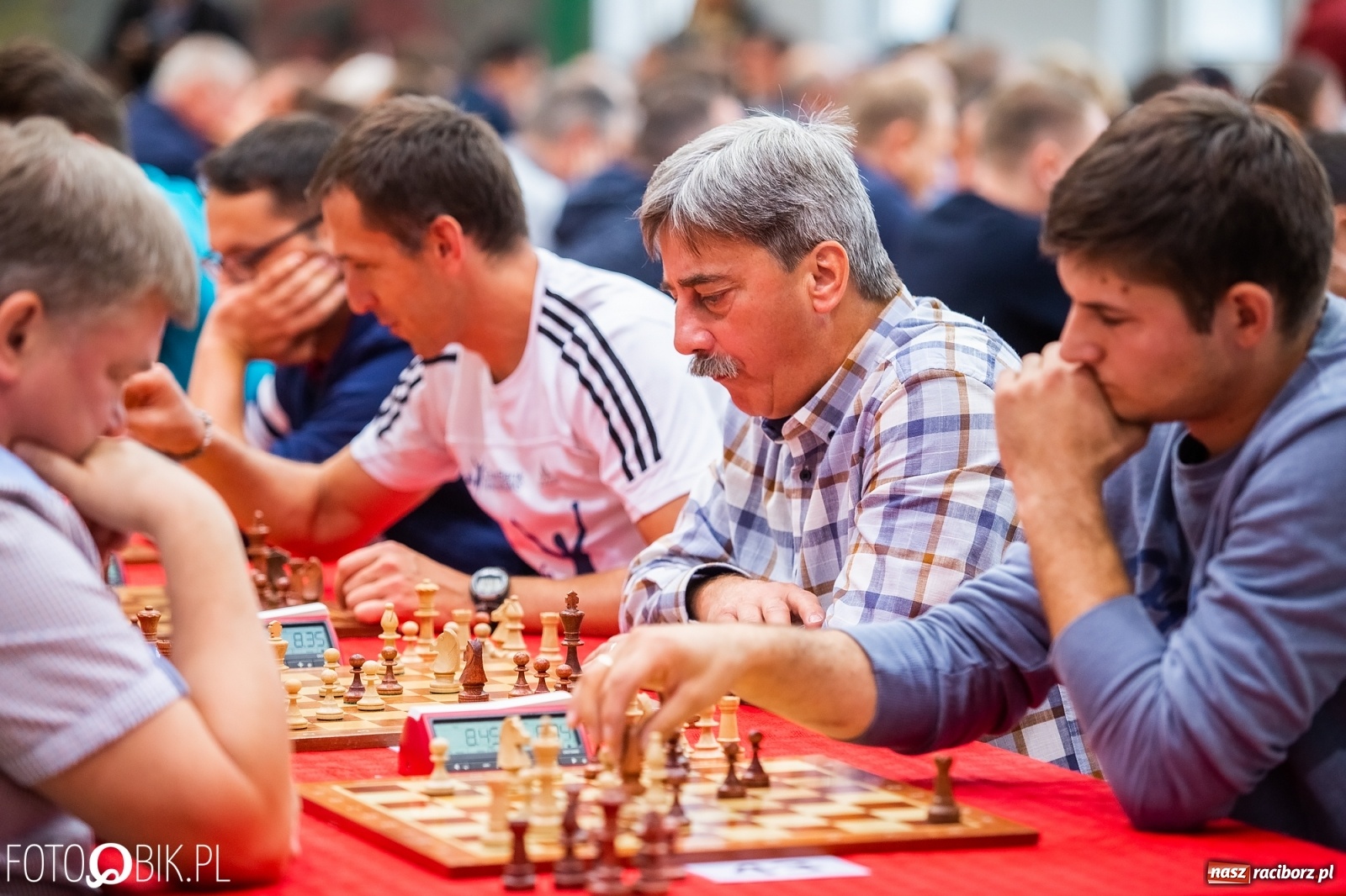 Zdjęcie w galerii na portalu naszraciborz.pl: Szachowy memoriał im. Alfreda Chrobaka w raciborskim MOS wiadomości z regionu