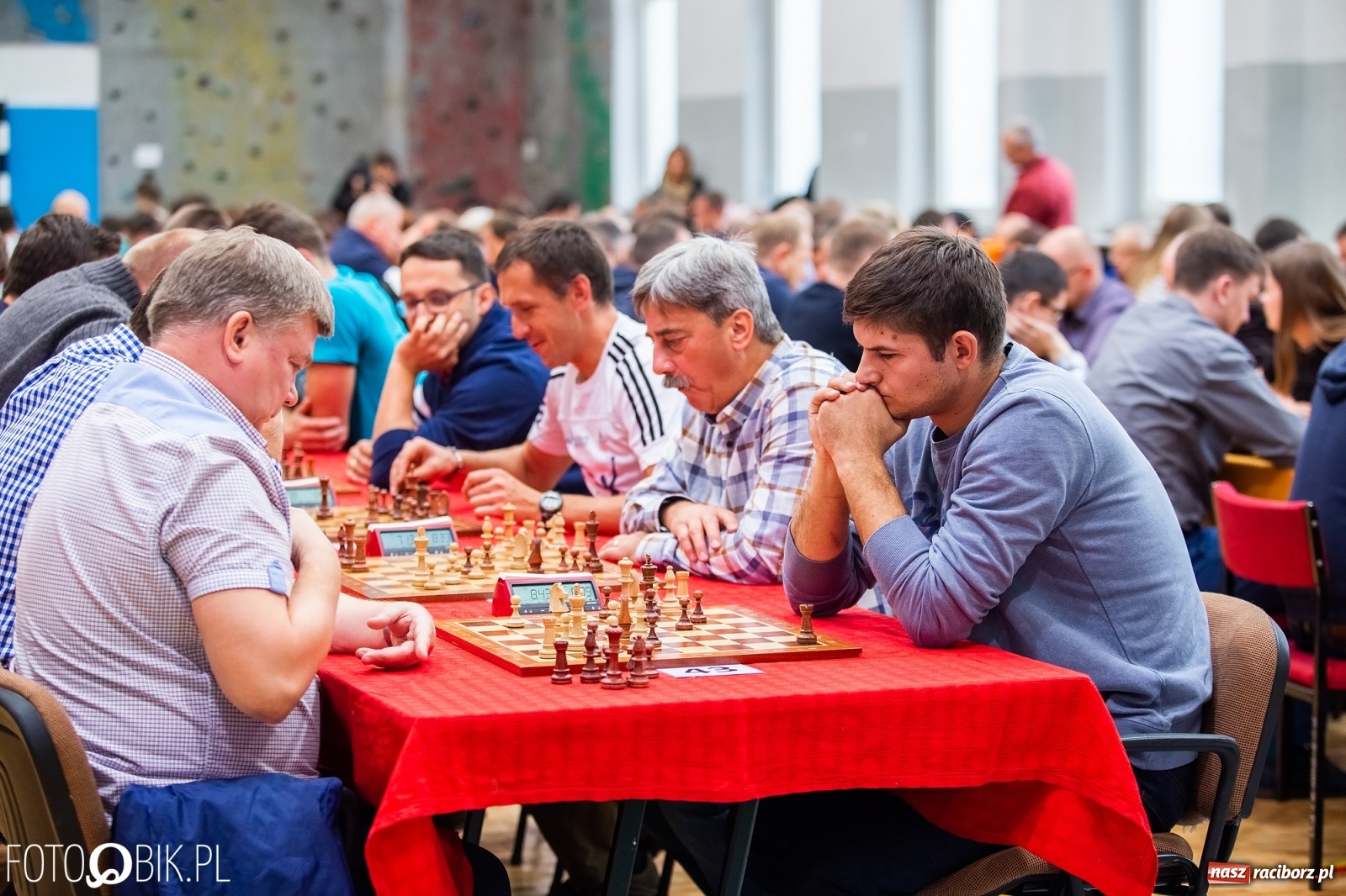 Zdjęcie w galerii na portalu naszraciborz.pl: Szachowy memoriał im. Alfreda Chrobaka w raciborskim MOS wiadomości z regionu