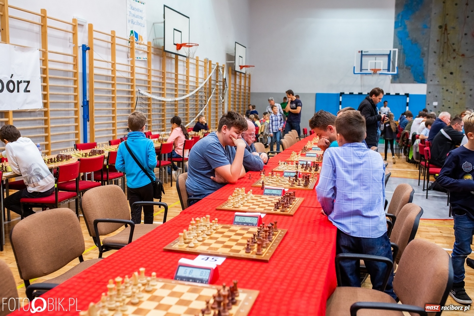 Zdjęcie w galerii na portalu naszraciborz.pl: Szachowy memoriał im. Alfreda Chrobaka w raciborskim MOS wiadomości z regionu