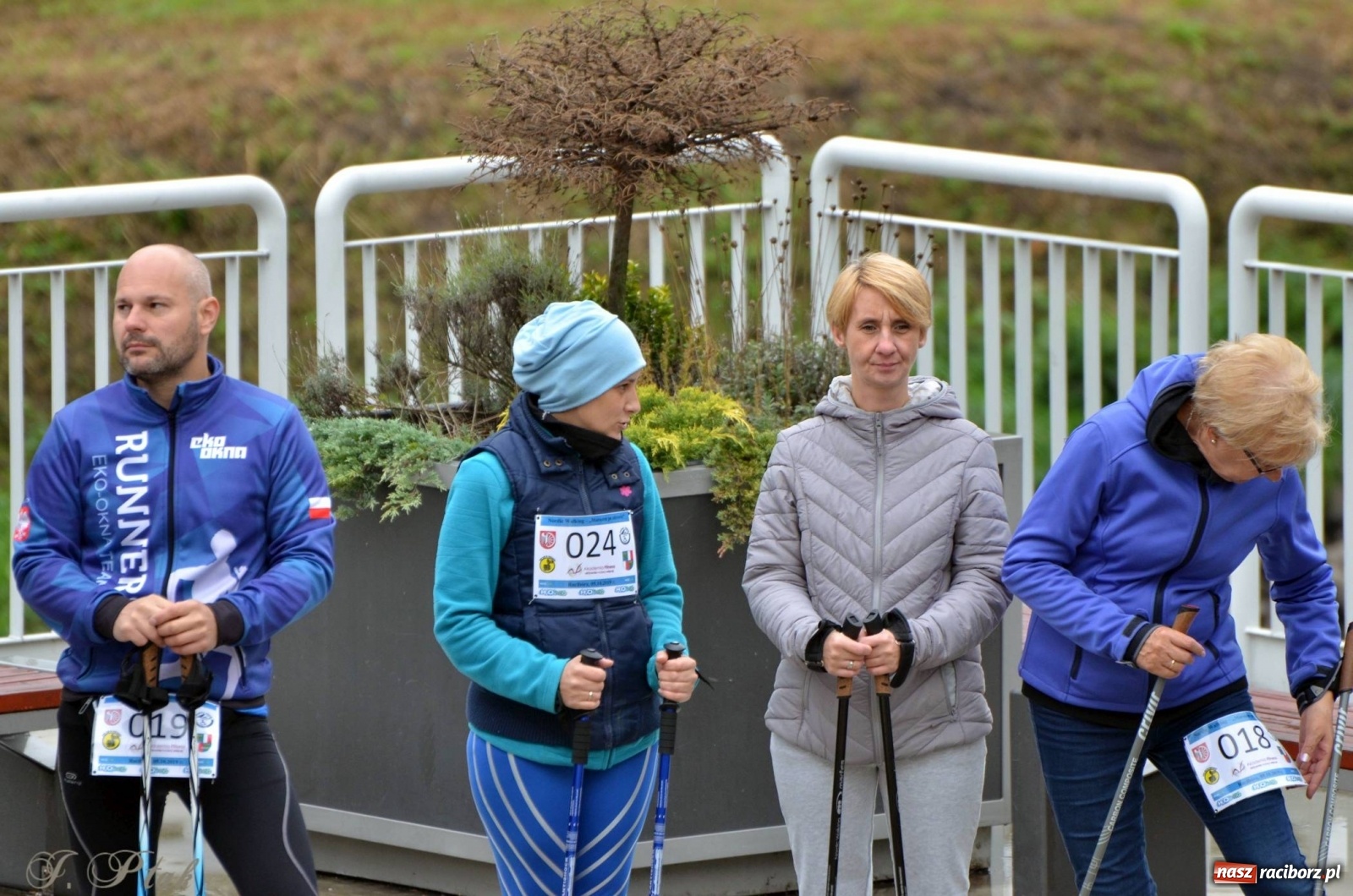 Zdjęcie w galerii na portalu naszraciborz.pl: Po zdrowie marsz! Tym razem w deszczu [FOTO] wiadomości z regionu