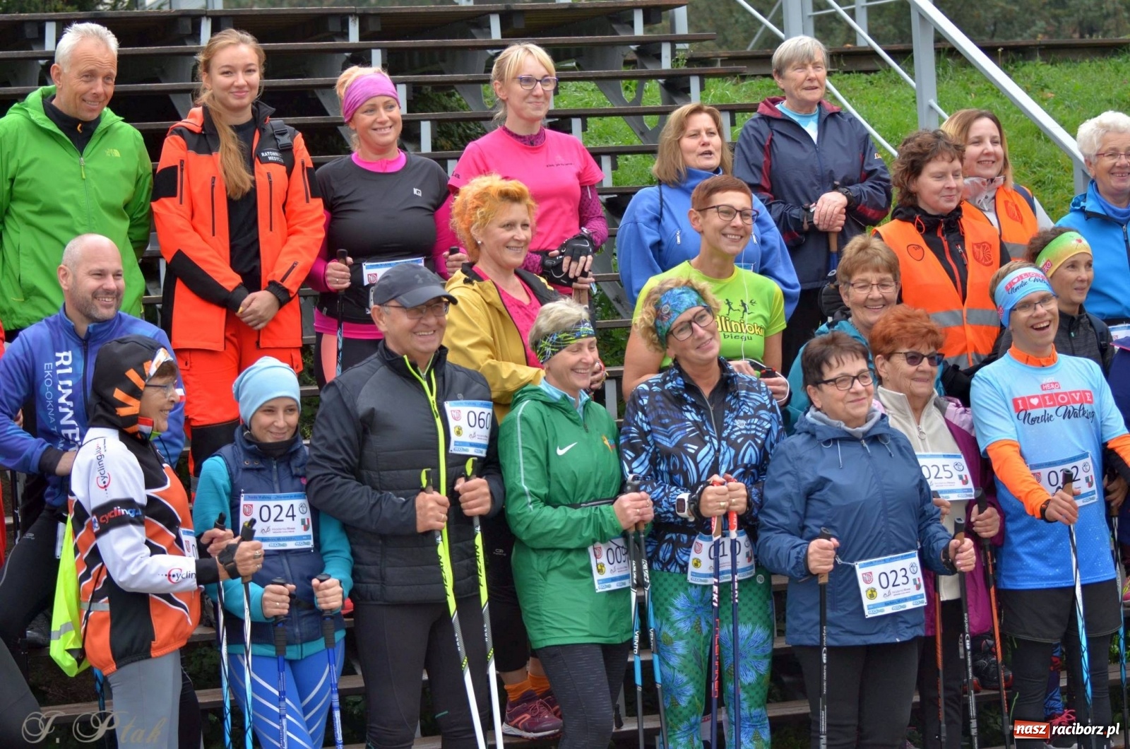 Zdjęcie w galerii na portalu naszraciborz.pl: Po zdrowie marsz! Tym razem w deszczu [FOTO] wiadomości z regionu
