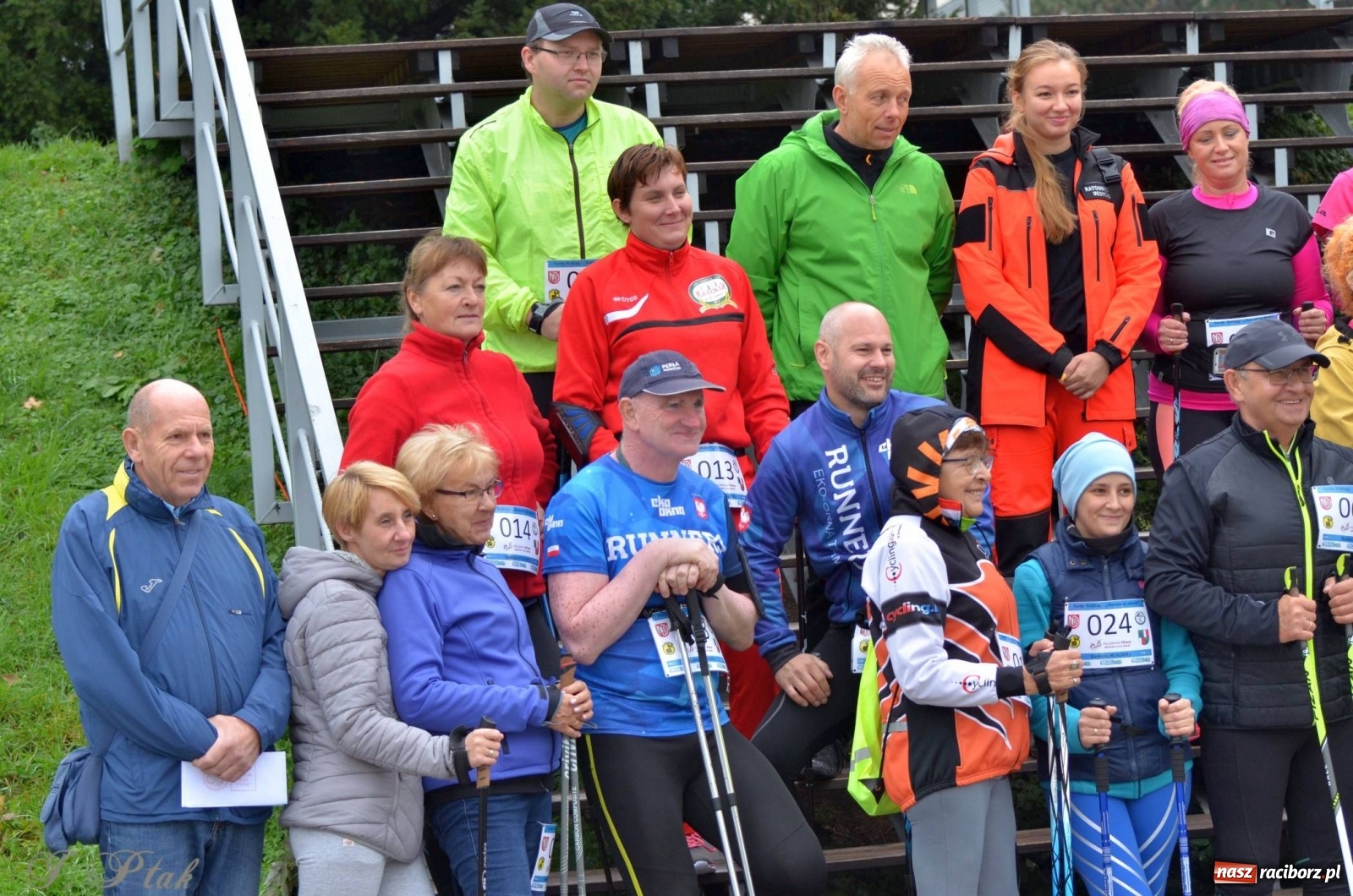 Zdjęcie w galerii na portalu naszraciborz.pl: Po zdrowie marsz! Tym razem w deszczu [FOTO] wiadomości z regionu