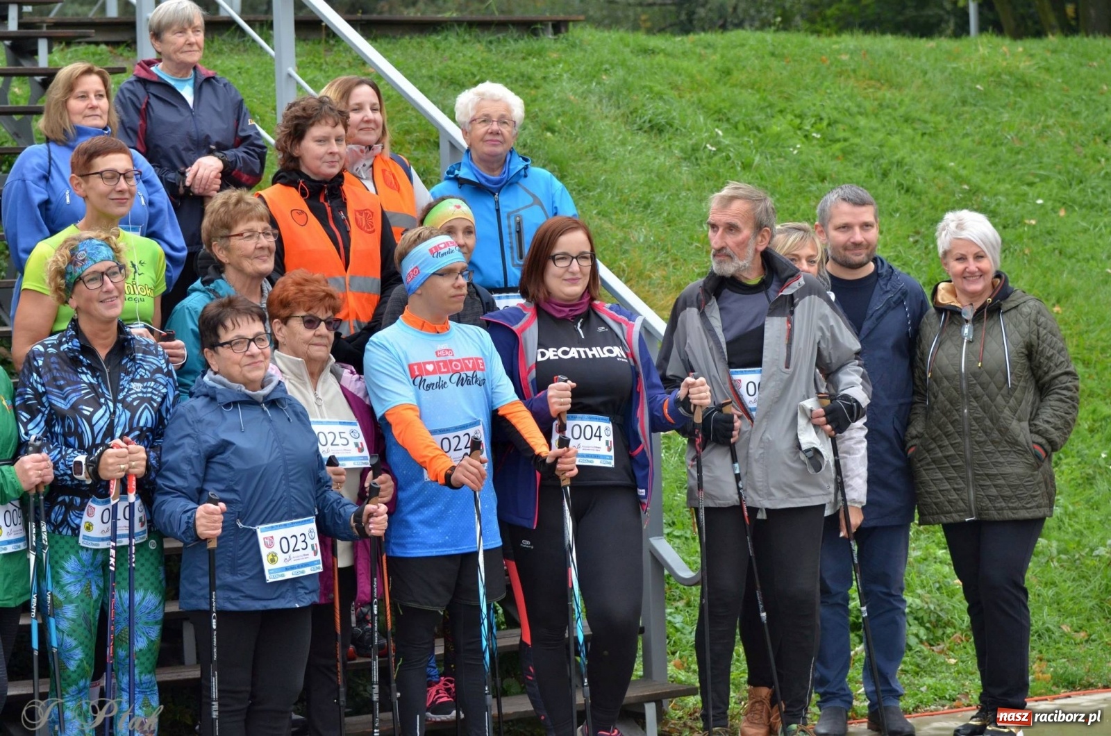 Zdjęcie w galerii na portalu naszraciborz.pl: Po zdrowie marsz! Tym razem w deszczu [FOTO] wiadomości z regionu