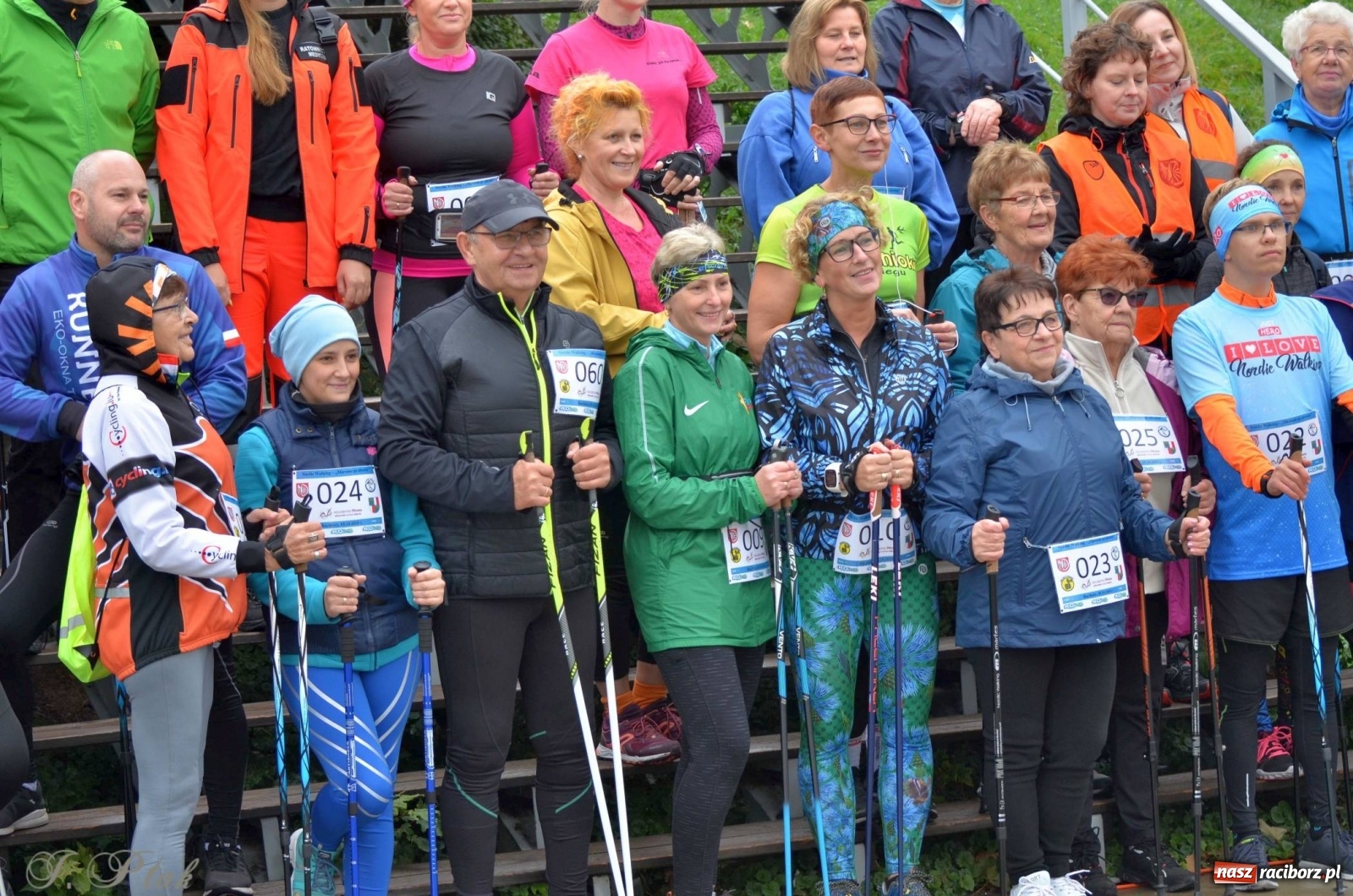Zdjęcie w galerii na portalu naszraciborz.pl: Po zdrowie marsz! Tym razem w deszczu [FOTO] wiadomości z regionu