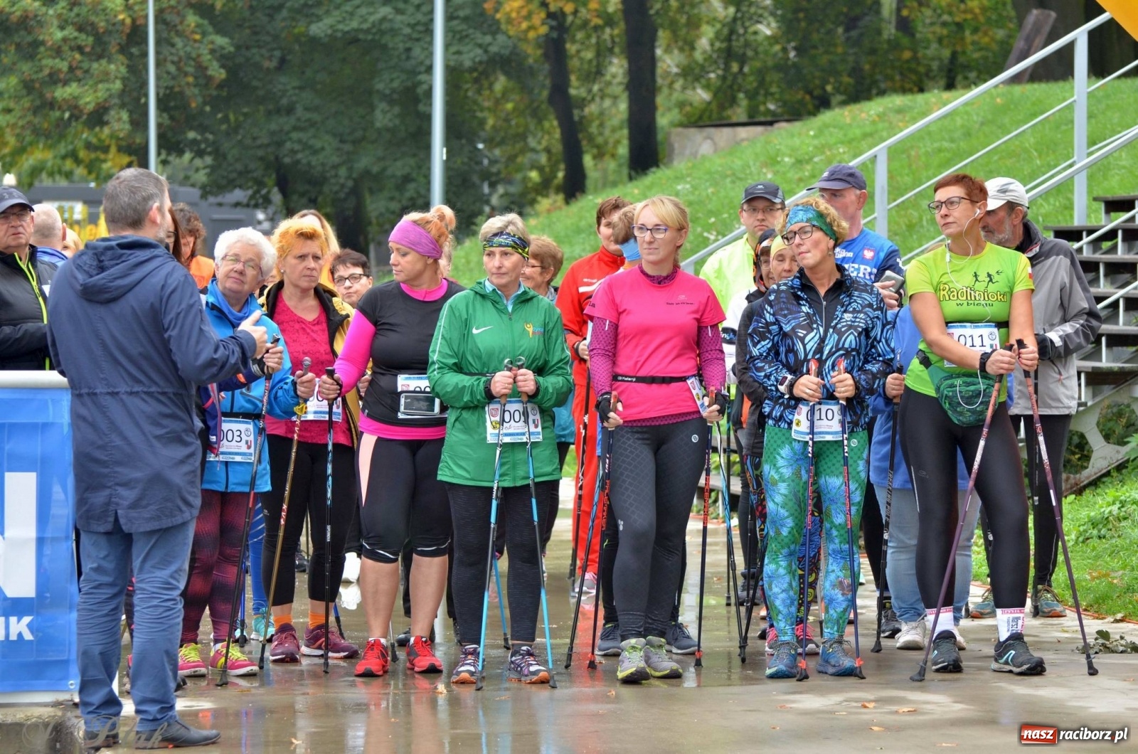 Zdjęcie w galerii na portalu naszraciborz.pl: Po zdrowie marsz! Tym razem w deszczu [FOTO] wiadomości z regionu