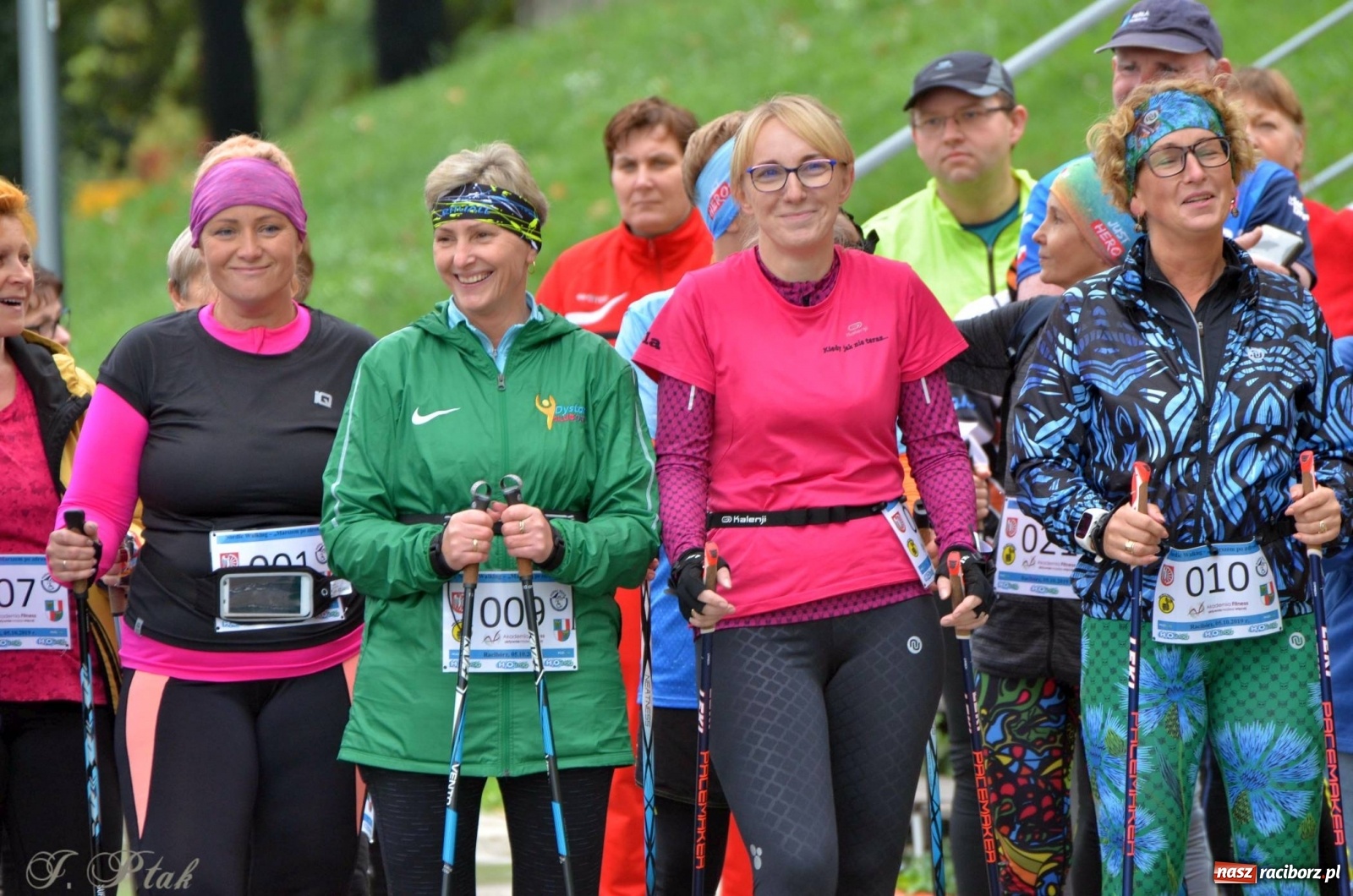 Zdjęcie w galerii na portalu naszraciborz.pl: Po zdrowie marsz! Tym razem w deszczu [FOTO] wiadomości z regionu