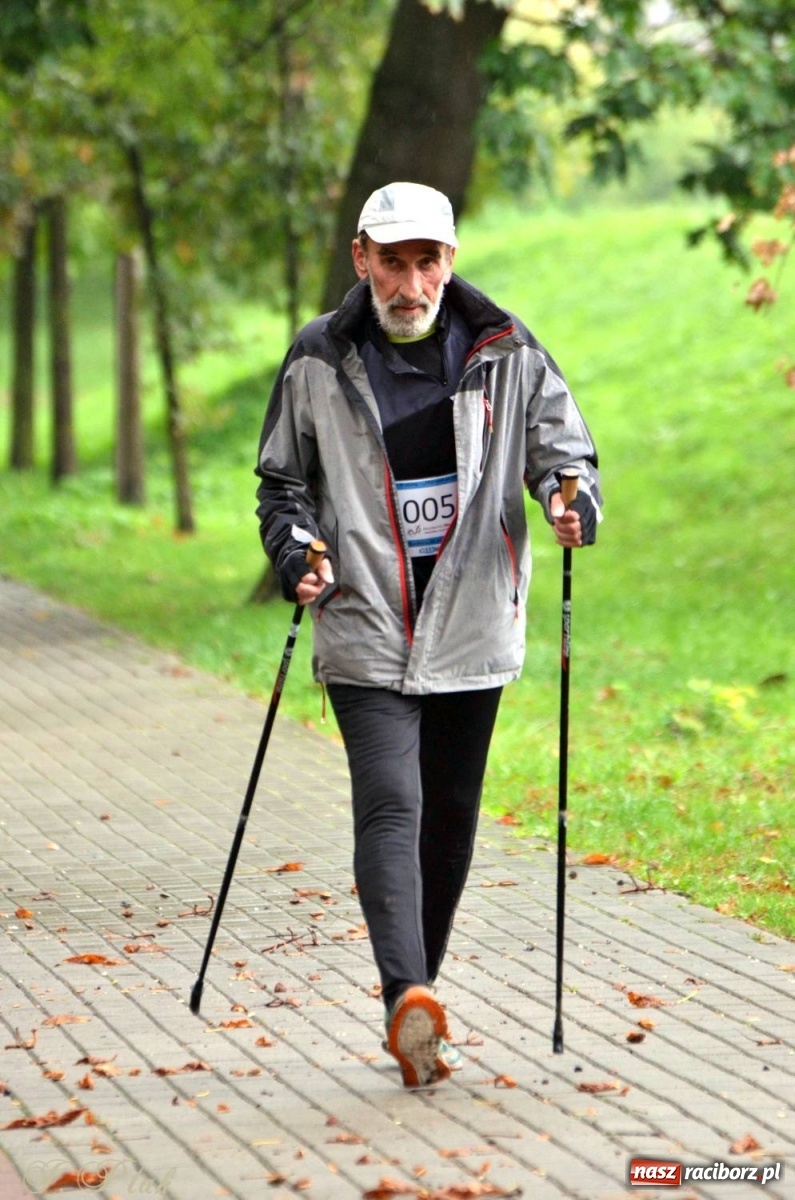 Zdjęcie w galerii na portalu naszraciborz.pl: Po zdrowie marsz! Tym razem w deszczu [FOTO] wiadomości z regionu