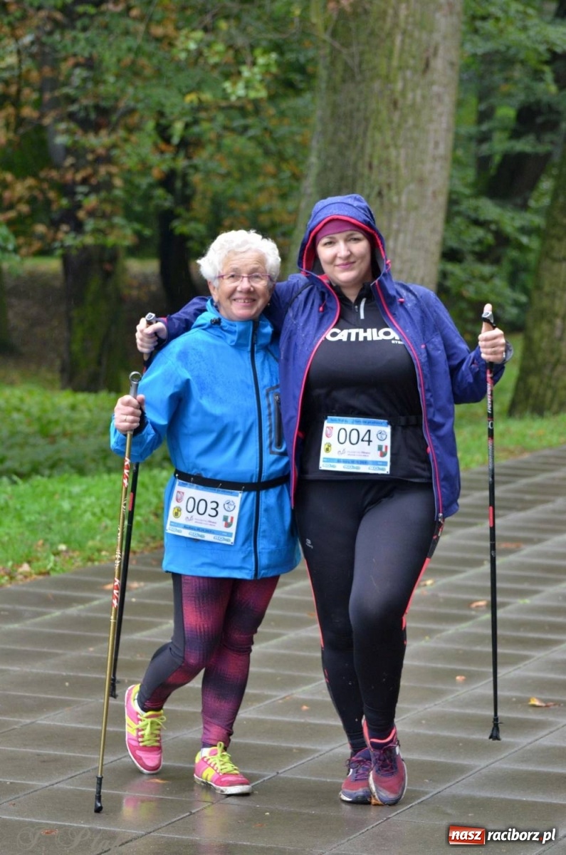 Zdjęcie w galerii na portalu naszraciborz.pl: Po zdrowie marsz! Tym razem w deszczu [FOTO] wiadomości z regionu