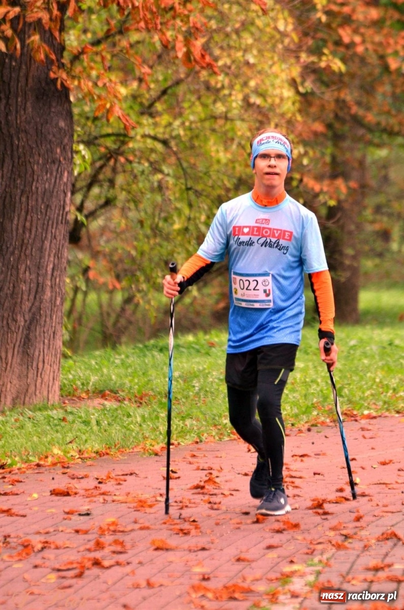 Zdjęcie w galerii na portalu naszraciborz.pl: Po zdrowie marsz! Tym razem w deszczu [FOTO] wiadomości z regionu