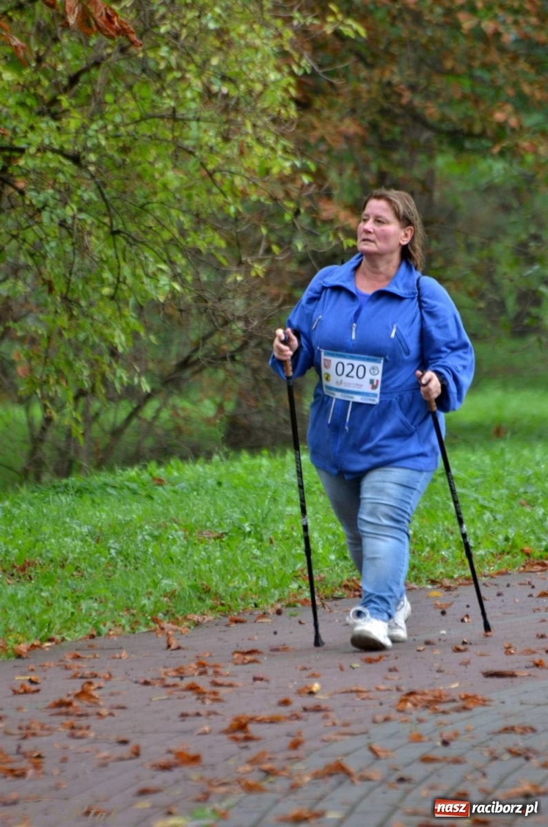 Zdjęcie w galerii na portalu naszraciborz.pl: Po zdrowie marsz! Tym razem w deszczu [FOTO] wiadomości z regionu