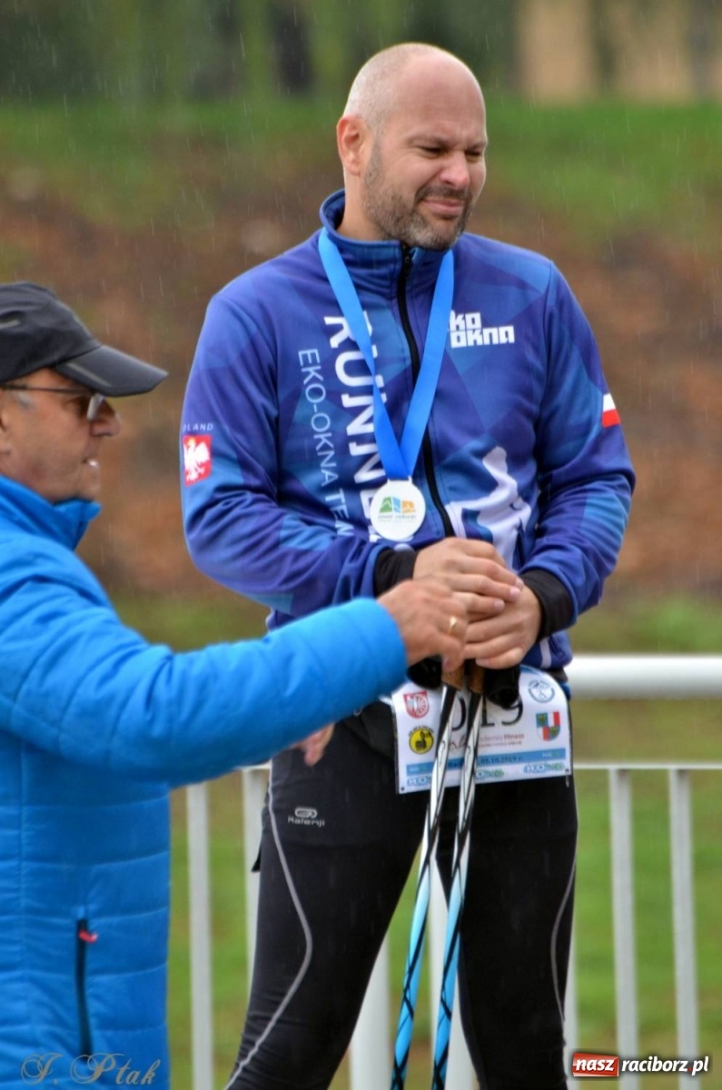 Zdjęcie w galerii na portalu naszraciborz.pl: Po zdrowie marsz! Tym razem w deszczu [FOTO] wiadomości z regionu