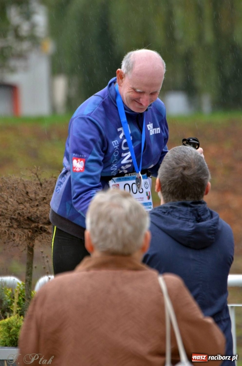 Zdjęcie w galerii na portalu naszraciborz.pl: Po zdrowie marsz! Tym razem w deszczu [FOTO] wiadomości z regionu