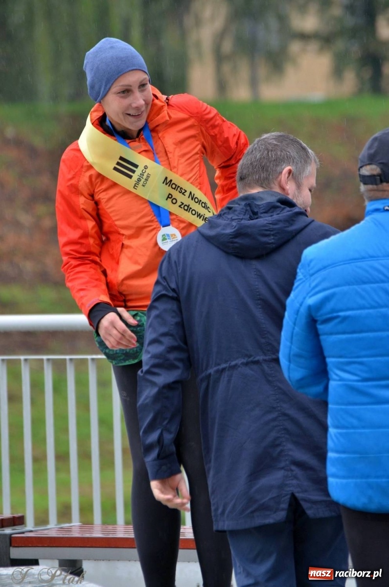 Zdjęcie w galerii na portalu naszraciborz.pl: Po zdrowie marsz! Tym razem w deszczu [FOTO] wiadomości z regionu